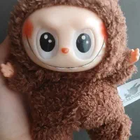 لبوبو ماکارون رنگ شکلاتی