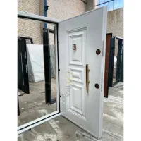 درب زدسرقت سه قاب فلزo68 در ضدسرقت آپارتمان زددیلم