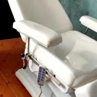 تخت زیبایی ۳شکن برقی و مکانیکی