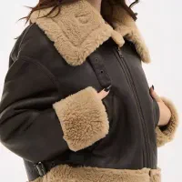 جویای همکار خانم فروشنده حرفه ای آشنا به پوشاک