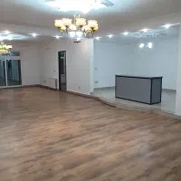 نقاشی ساختمان رنگارنگ
