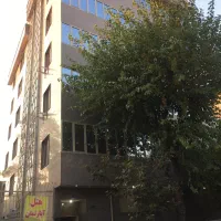 خانم خانه دار هتل آپارتمان