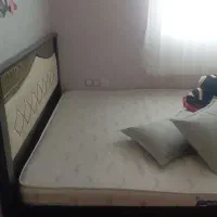 تخت خواب دو نفره سالم همراه تشک