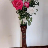 گلدان و گل مصنوعی