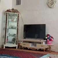 میز تلویزیون وبوفه . ساعت