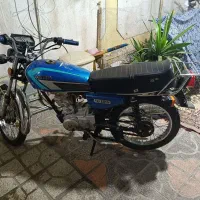 یک عدد موتور سیکلت سند سفید مدل ۹۳