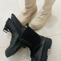 دوجفت پوتین|کیف، کفش، کمربند|رشت, بازار|دیوار