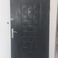 درب ورودی آپارتمان همراه کم آهنی