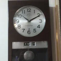 ساعت دیواری قدیمی