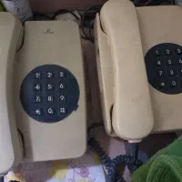 تلفن رومیزی قدیمی