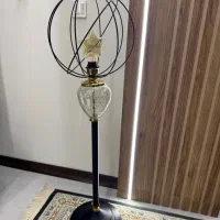 آباژور ایستاده