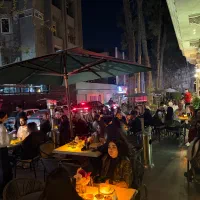 ویتر وسالن کار خانم