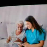 برستار شبانه روزی از سالمند خانم