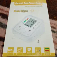 دستگاه فشار خون بازویی دیجیتال اکبند