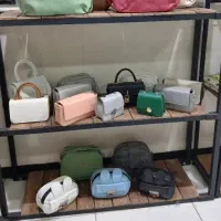استند چوبی سه طبقه