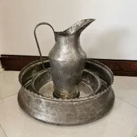 تشت لاله دار مسی .پارچ و ماهیتابه مسی قدیمی|کلکسیون اشیاء عتیقه|تهران, دروازه شمیران|دیوار