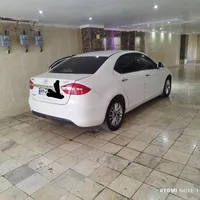 جک J5 اتوماتیک 1800cc، مدل ۱۳۹۴