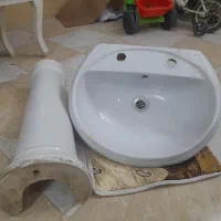 روشویی سرامیکی پایه دار ساده