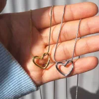 گردنبند قلب دفرمه (به علت جمع اوری)