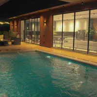 عمارت یاس  3خواب مستر|اجارهٔ کوتاه‌مدت ویلا و باغ|رودهن, |دیوار