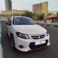 کوئیک R مدل ۴۰۱ سفید قرمز بی رنگ