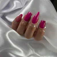 به یک نفر ناخنکار ماهر نیازمندیم