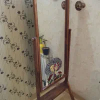 آیینه قدی نقاشی شده