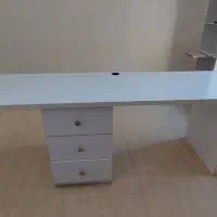 ۳ عدد میز کار بهم پیوسته+دو کشوی ۳ تایی+ ۸ عدد شلف