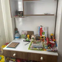 میز تحریر کاملا سالم