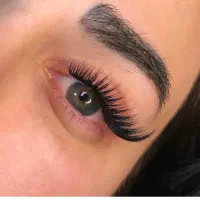 آموزش و خدمات کاشت مژه و‌لیفت