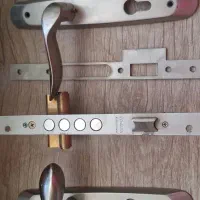 قفل ضد سرقت همراه با دستگیره