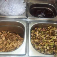 کارگر ساده آبمیوه و بستنی فروشی