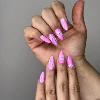 کاشت ناخن با بهترین متریال و‌کیفیت