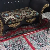 دو دست مبل راحتی پایه دار تمیز وسالم