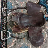 زین و دهنی اسب