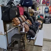 ویترین مغازه کیف فروشی|فروشگاه و مغازه|آستارا, |دیوار