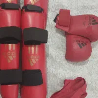 پابند و دستکش و کمر بند کاراته