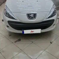 پژو ۲۰۷ سفید اتوماتیک سقف فلز مدل۱۴۰۴