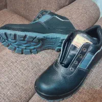 کفش کارایمنی شماره ۴۱|کیف، کفش، کمربند|تالش, هشتپر|دیوار