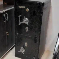 گاو صندوق ۲ در|ابزارآلات|شیروان (خراسان), |دیوار