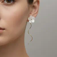 گوشواره طلای مدل گل صدفی