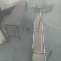 ۲تا نیمکت آهنی ۴تا چوبی