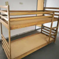 تخت دو طبقه چوبی