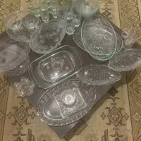 تعدادی ظروف کریستال مناسب خانه باغ