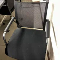 صندلی کارمندی (فروش فوری)