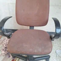 فروش فوری صندلی  راحتی چرخ دار با تکیه گاه بزرگ