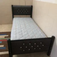 تخت یک نفره فلزی خیلی محکم عالی به همراه تشک|تخت و سرویس خواب|یزد, |دیوار