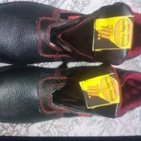 کفش|کیف، کفش، کمربند|لیکک, |دیوار