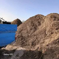 کود حیوانی.    و خاک باغچه  گل و گیاه