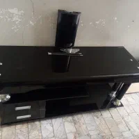 میزتلویزیون شیشه ای